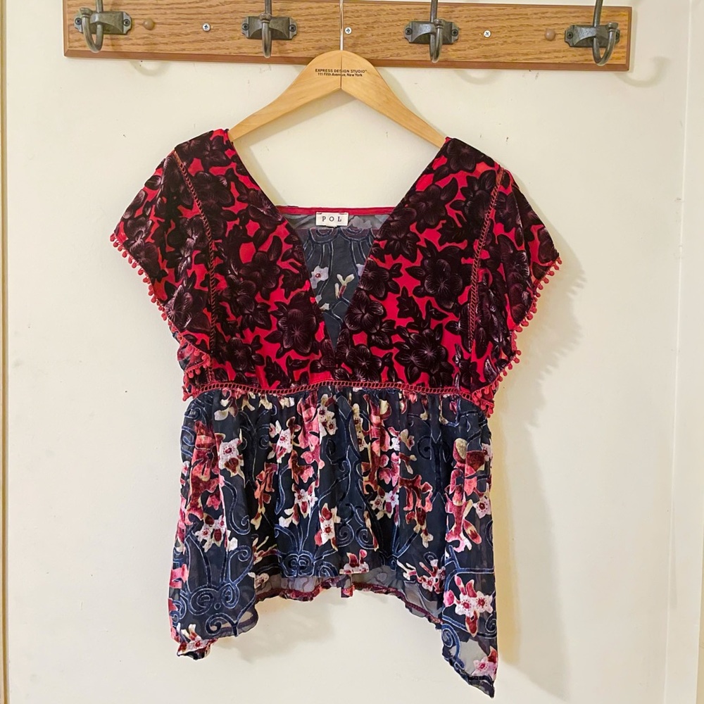 Velvet Floral Top! Burgundy/Navy